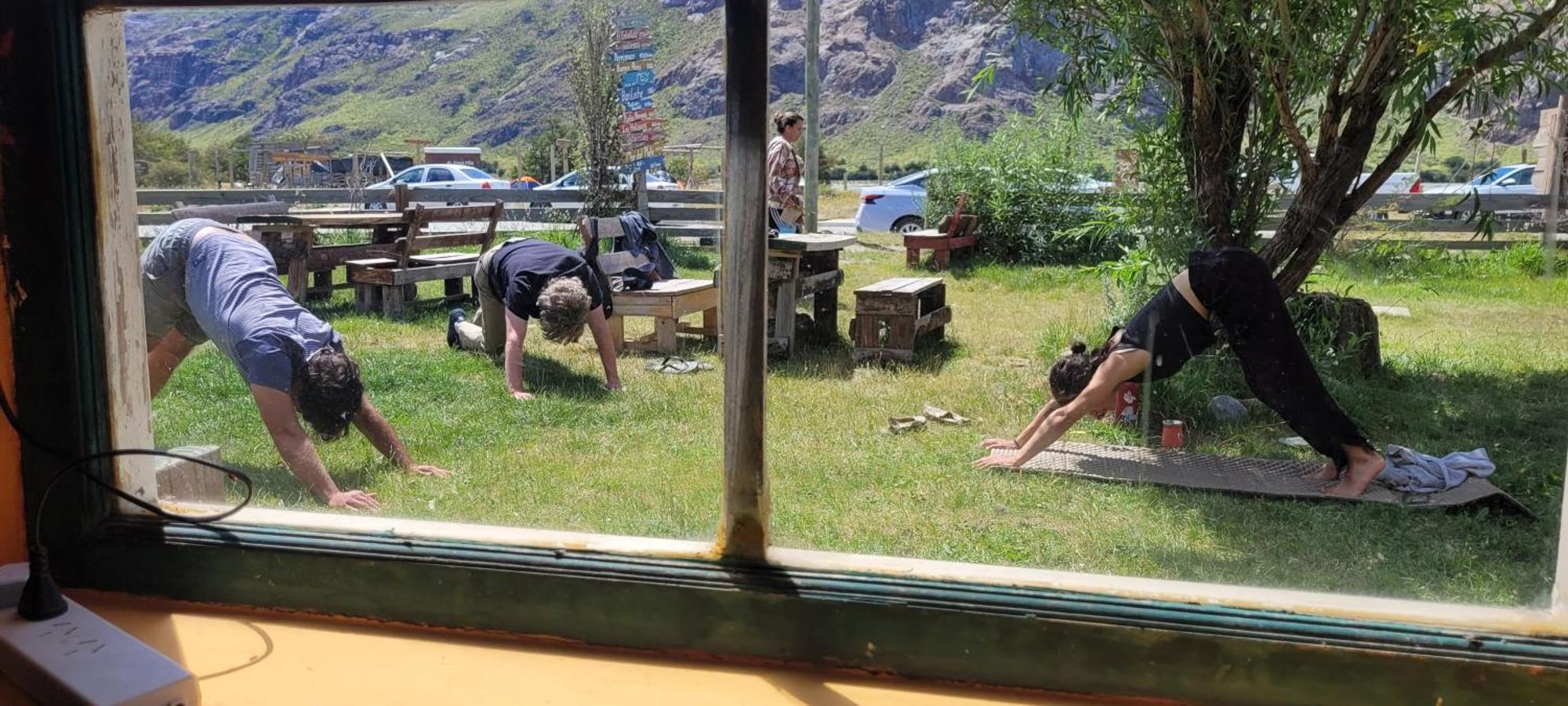 Hostel Las Cuatro Estaciones El Chalten Εξωτερικό φωτογραφία