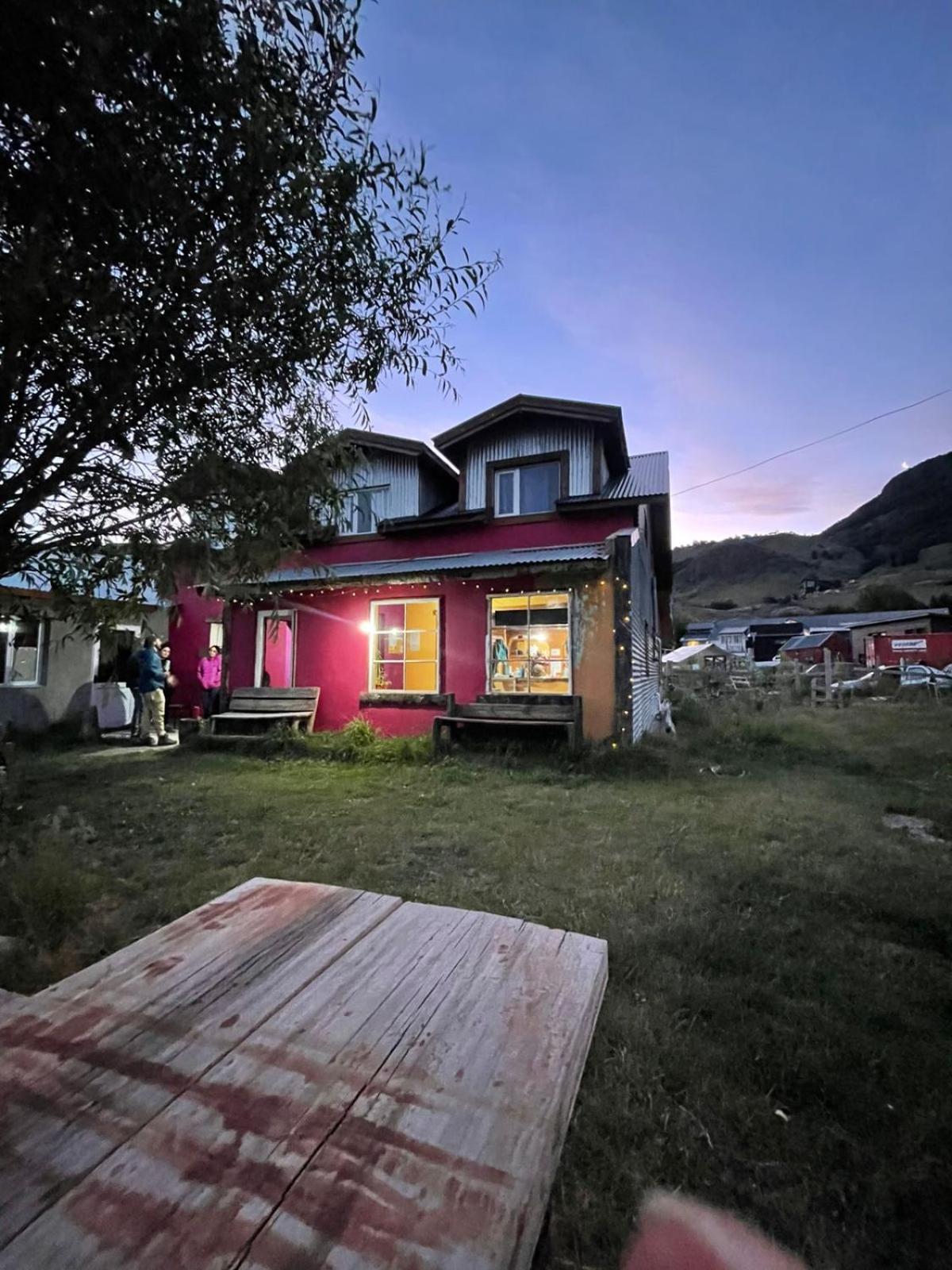 Hostel Las Cuatro Estaciones El Chalten Εξωτερικό φωτογραφία